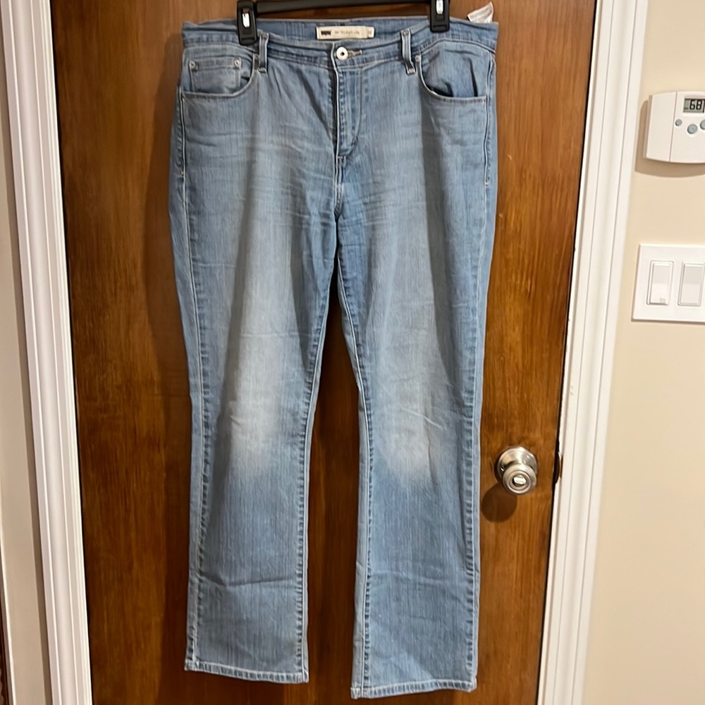 Levi’s straight leg size 12 jeans in a light blue wash